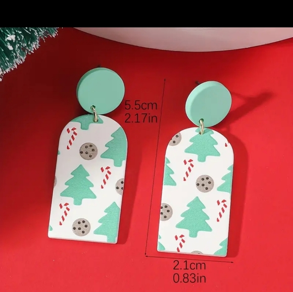 ** BRAND NEW SWEET CHRISTMAS TREAT EARRINGS - Picture 4 of 4